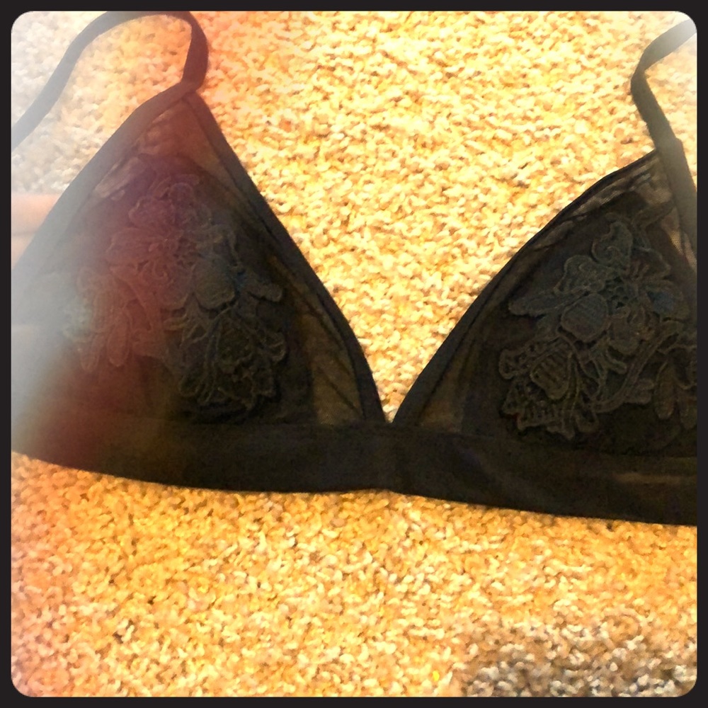 Bathing suit With Sexy detail!